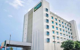Quality Inn Monterrey La Fe